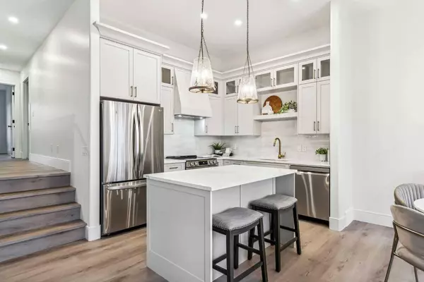 364 Prominence HTS SW, Calgary, AB T3H 2Z6