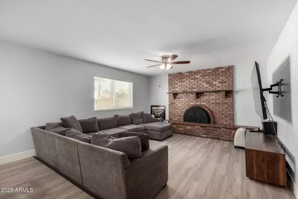 3808 W MISSION Lane, Phoenix, AZ 85051