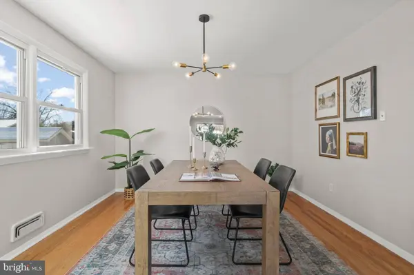 6 WAVERLY RD, Cherry Hill, NJ 08003