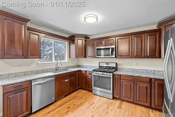 41306 WESTFIELD Circle, Canton, MI 48188