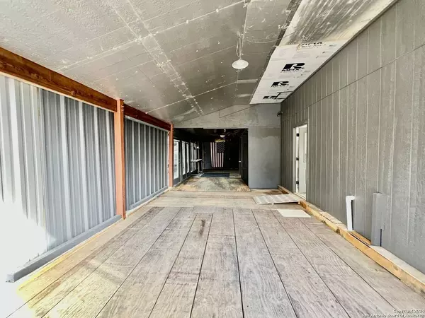 130 Sleepy Mountain Rd, Kerrville, TX 78028