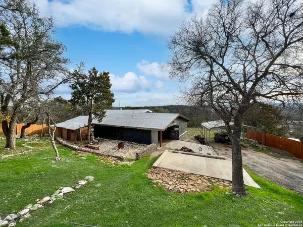 130 Sleepy Mountain Rd, Kerrville, TX 78028