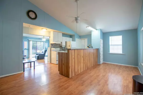 814 WEIZMANN ST, San Antonio, TX 78213-4647