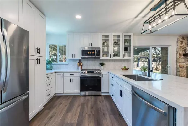 9414 Longvale DR, Austin, TX 78729