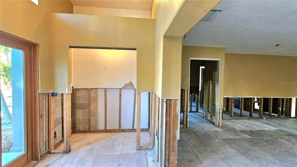 31 LEEWARD IS, Clearwater, FL 33767