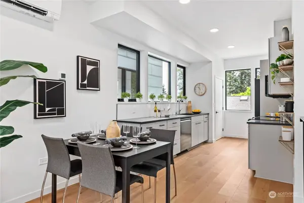 4216 SW 100th ST, Seattle, WA 98146