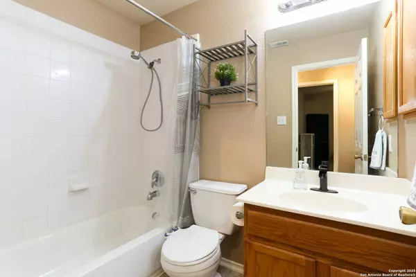 13606 TOPAZ LK, Helotes, TX 78023-3656