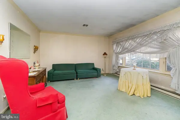 2716 ANDREA DR, Allentown, PA 18103