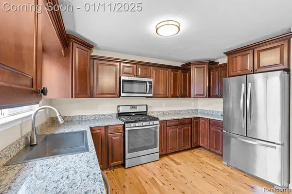 41306 WESTFIELD Circle, Canton, MI 48188