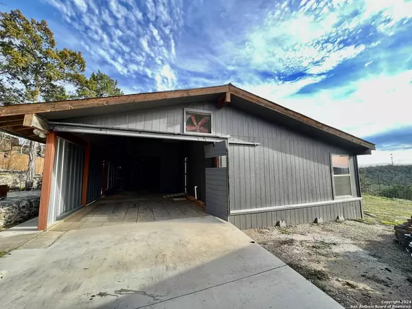 130 Sleepy Mountain Rd, Kerrville, TX 78028