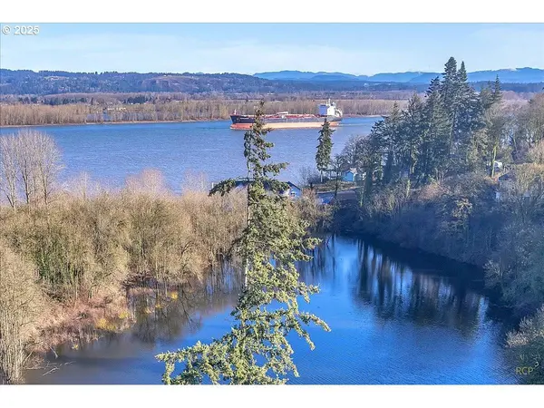 300 MADRONA CT, St Helens, OR 97051