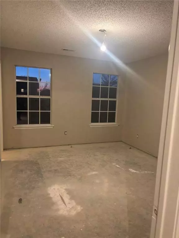 2102 S E St, Rogers, AR 72758