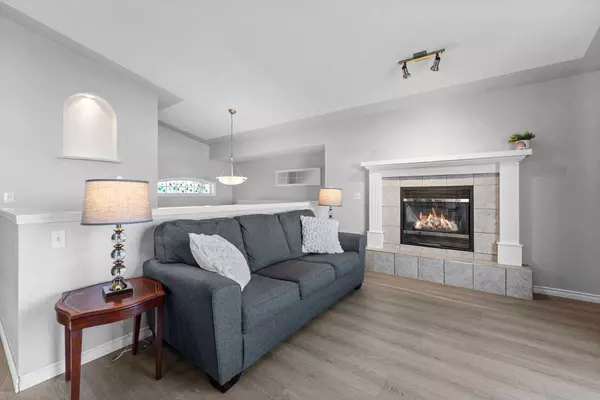 106 Creek Gardens PL NW, Airdrie, AB T4B 2P7