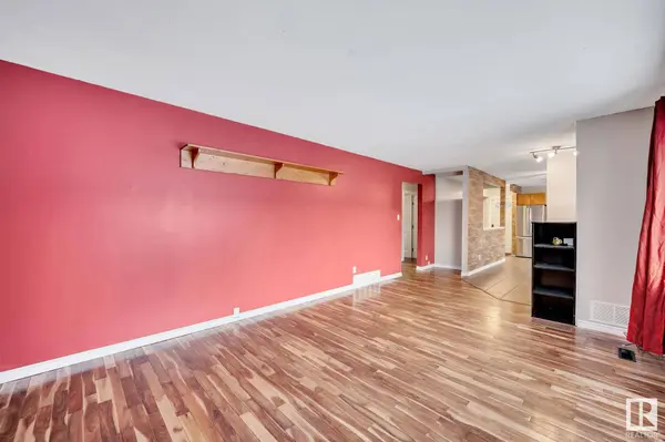 5132 54 AV, Tofield, AB T0B 4J0