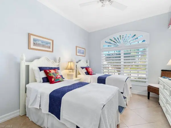 91 Glen Eagle CIR, Naples, FL 34104