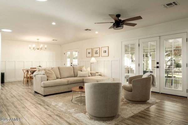 8126 E JACKRABBIT Road, Scottsdale, AZ 85250