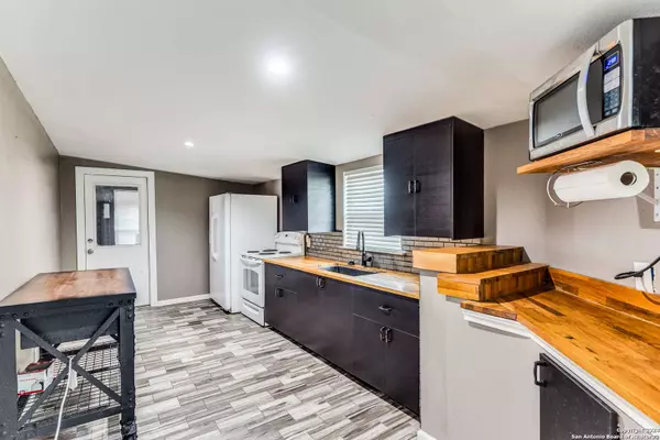 259 PARK DR, Lakehills, TX 78063-6445