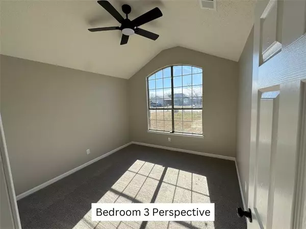 2102 S E St, Rogers, AR 72758