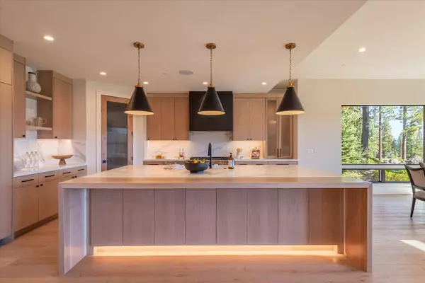 9281 Heartwood Drive, Truckee, CA 96161