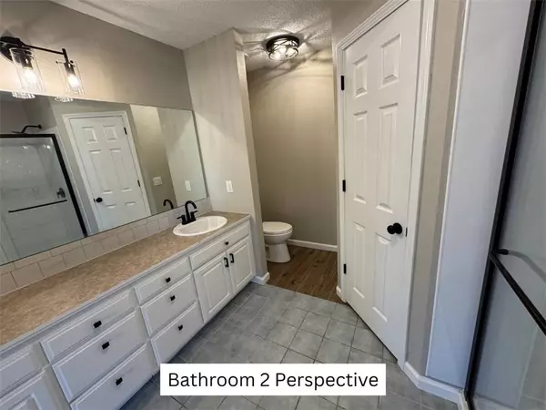 2102 S E St, Rogers, AR 72758