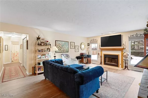 8131 Barberry Hill DR, Mentor, OH 44060