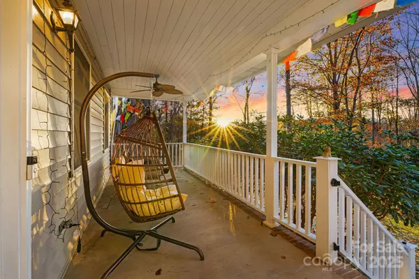 297 Beaverdam RD, Candler, NC 28715