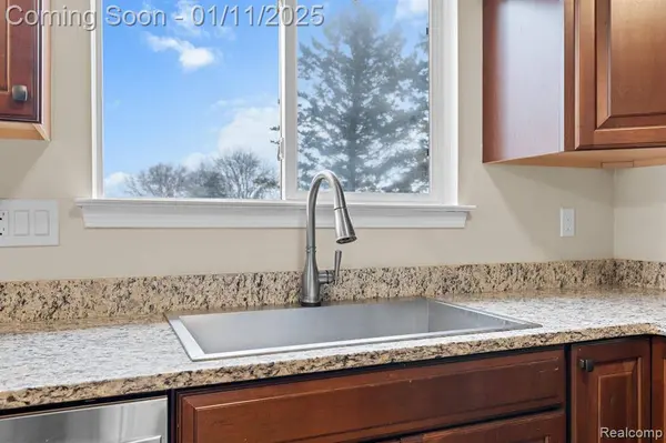 41306 WESTFIELD Circle, Canton, MI 48188