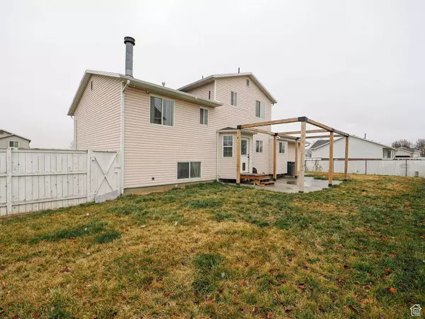 8366 S ETUDE DR, West Jordan, UT 84088