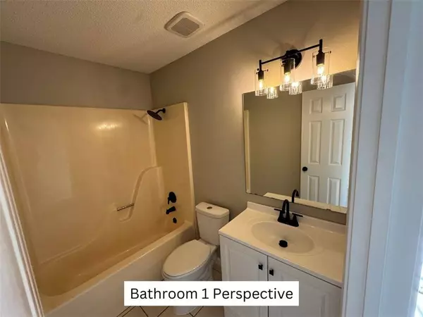 2102 S E St, Rogers, AR 72758