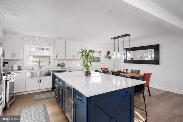 6100 GREENTREE RD, Bethesda, MD 20817