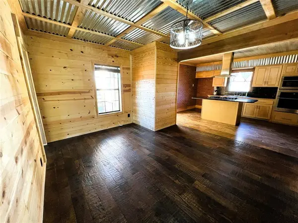 306 S College Street, Itasca, TX 76055