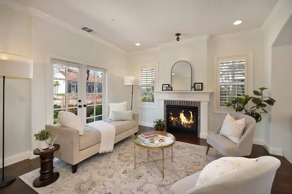 733 44th ST, Sacramento, CA 95819