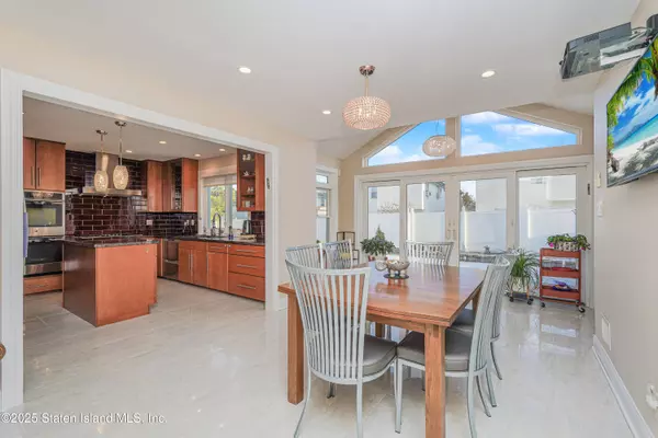 20 Lundi CT, Staten Island, NY 10314