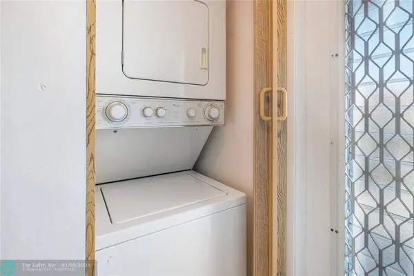 10405 Sunrise Lakes Blvd  #302, Sunrise, FL 33322