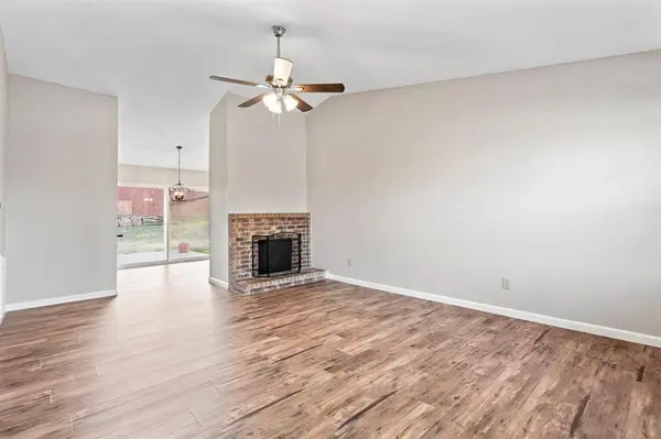 4210 Glen Pines Drive, Arlington, TX 76016