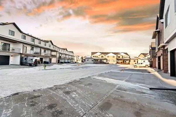 201 Cooperswood GN SW #1702, Airdrie, AB T4B 3Y6