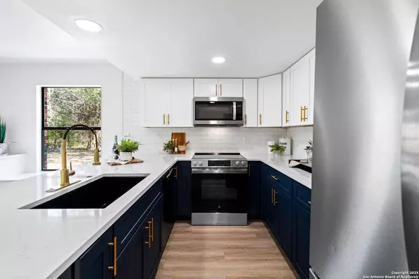 9319 FOX BRIAR LN, Boerne, TX 78006-5564