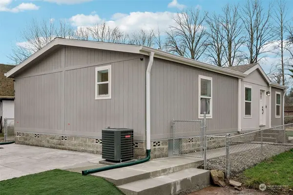 814 Wood AVE, Kelso, WA 98626