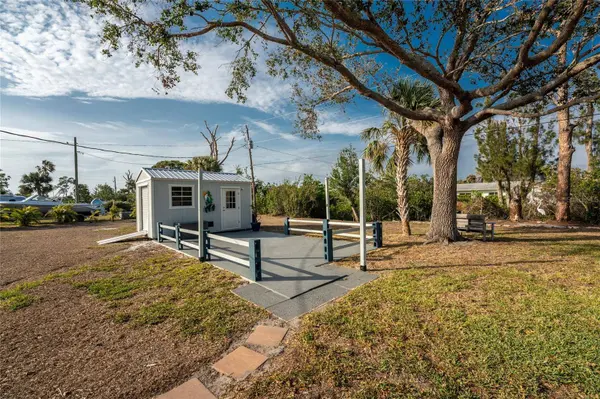 850 E 2ND ST, Englewood, FL 34223