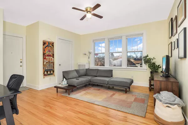 125 Lexington Pkwy S #5, Saint Paul, MN 55105