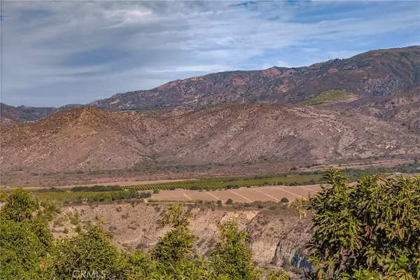 49 Maridge RD, Valley Center, CA 92082