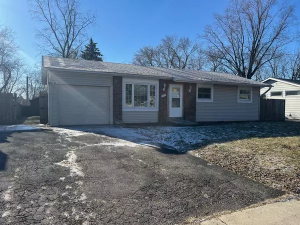 349 Greencrest DR, Bolingbrook, IL 60440