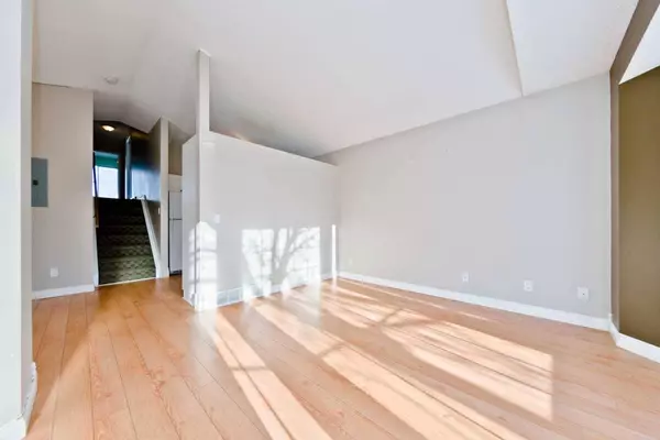 165 Harvest Rose CIR NE, Calgary, AB T3K 4M6