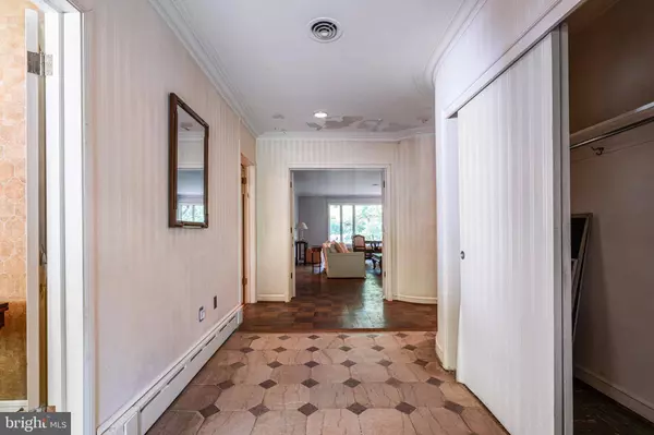 2045 PARKSIDE DR NW, Washington, DC 20012