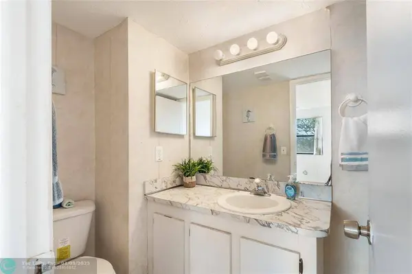 10405 Sunrise Lakes Blvd  #302, Sunrise, FL 33322