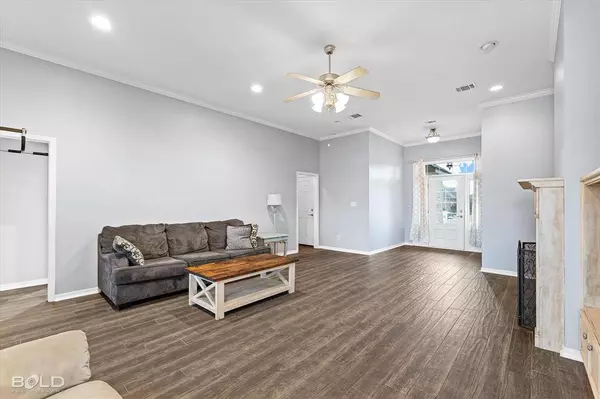 5825 Bluebonnett Drive, Bossier City, LA 71112