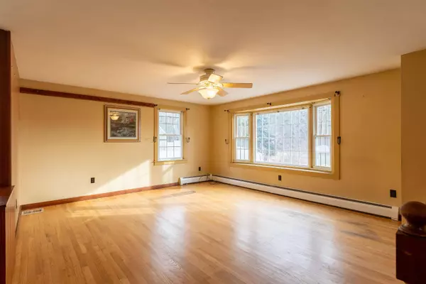 50 Mallego RD, Barrington, NH 03825