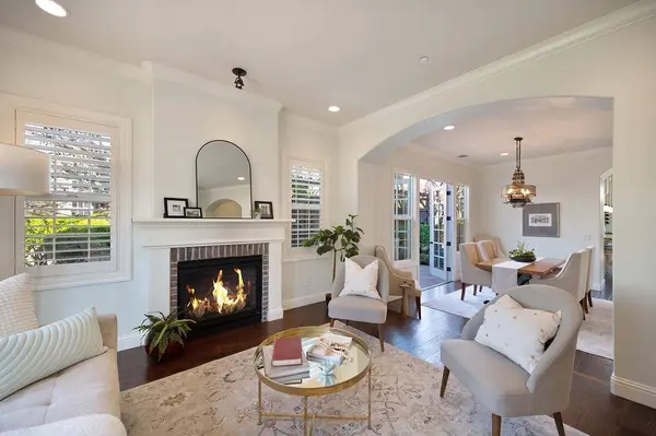 733 44th ST, Sacramento, CA 95819