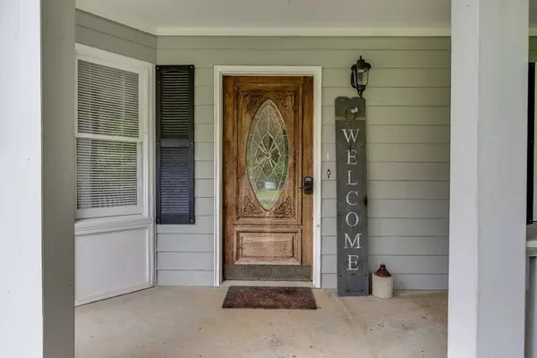 36 LAKESHORE DR, Temple, GA 30179