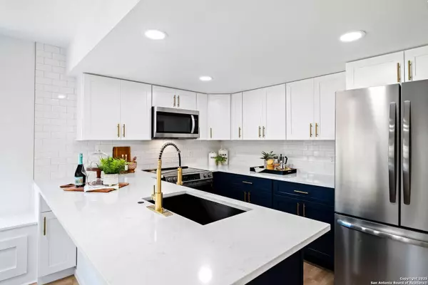 9319 FOX BRIAR LN, Boerne, TX 78006-5564